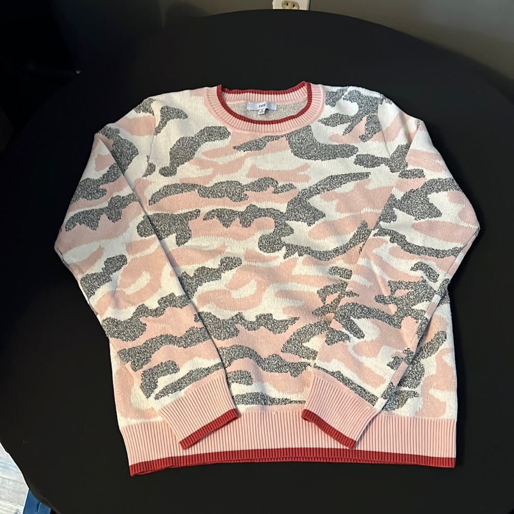 Fate  Camo Print  size small  NWOT Lightweight Sweater